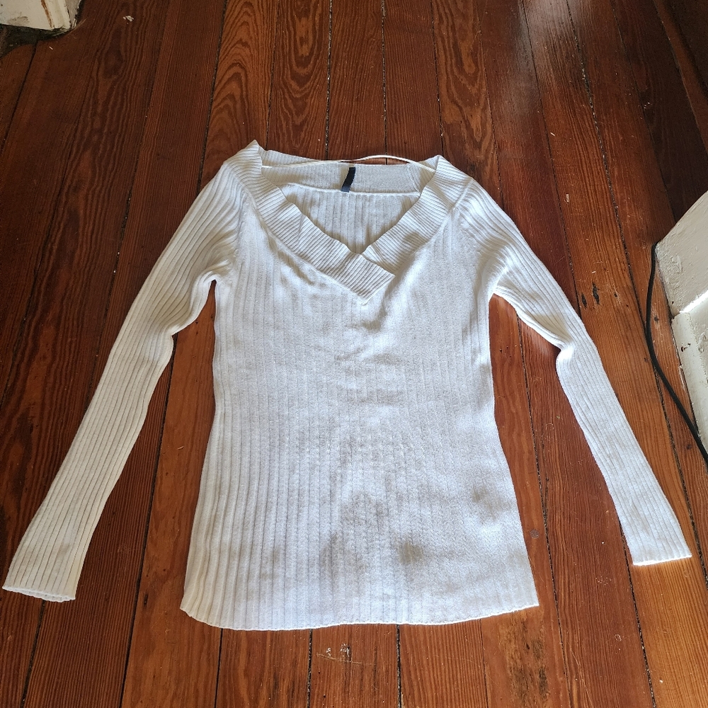 Arkitect V-neck Ribbed Top - Picture 4 of 7